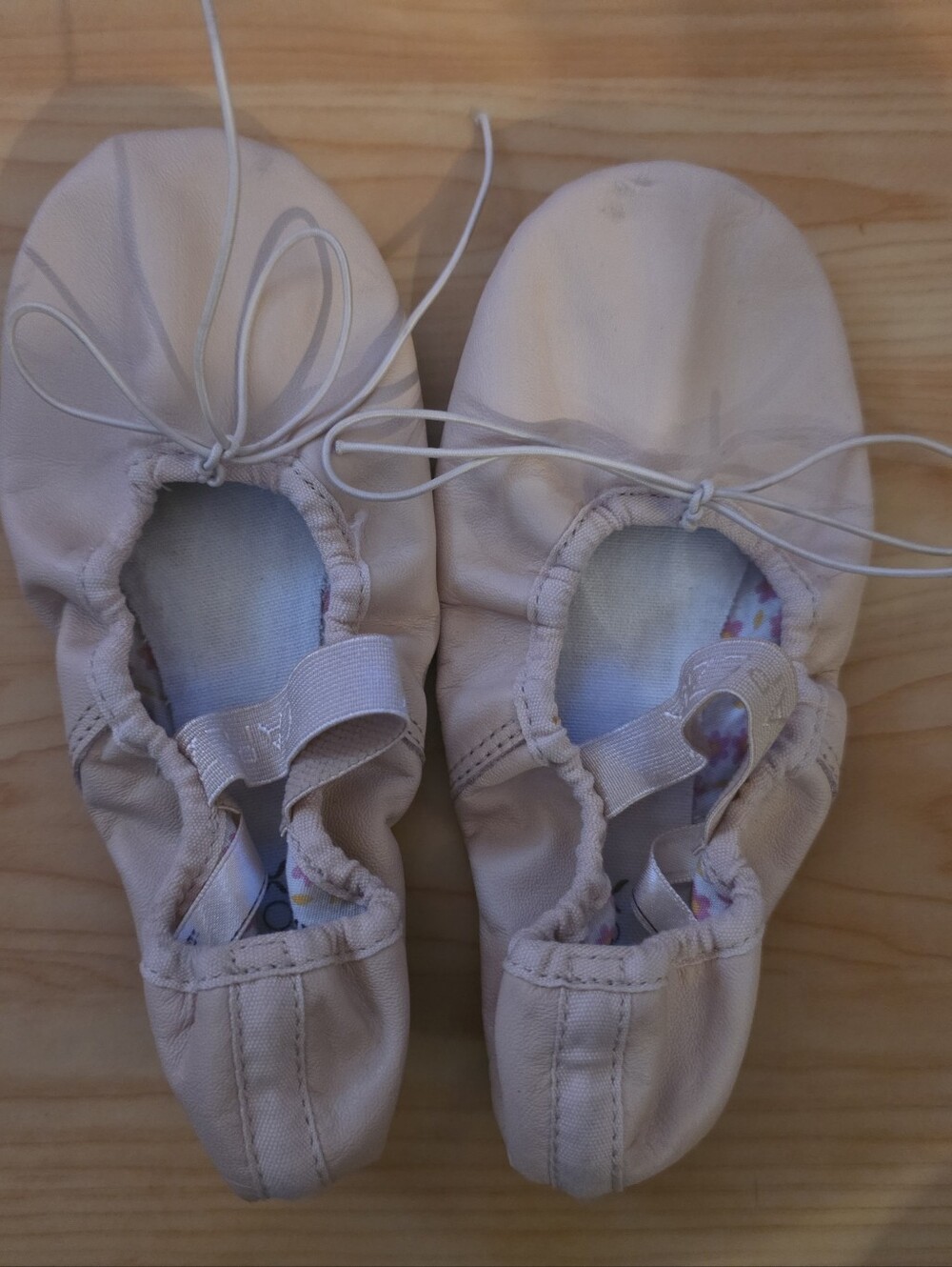 Girls Leather Ballet Slippers in Light Pink - Size 2